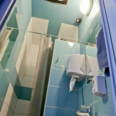 Aventura Boutique Hostal *