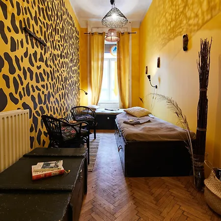 Aventura Boutique Хостел *